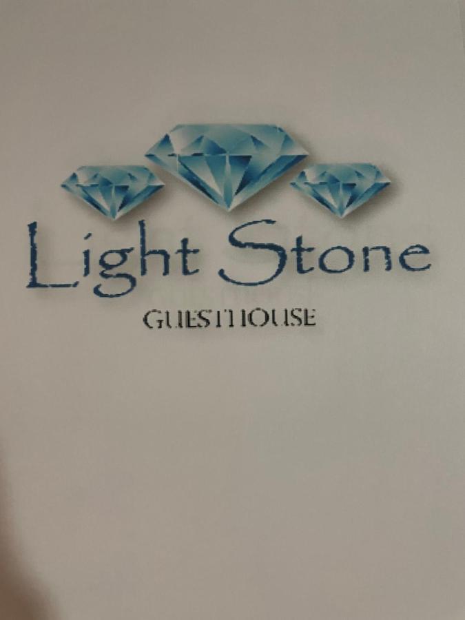 Lightstone Guesthouse เซนทูเรียน ภายนอก รูปภาพ